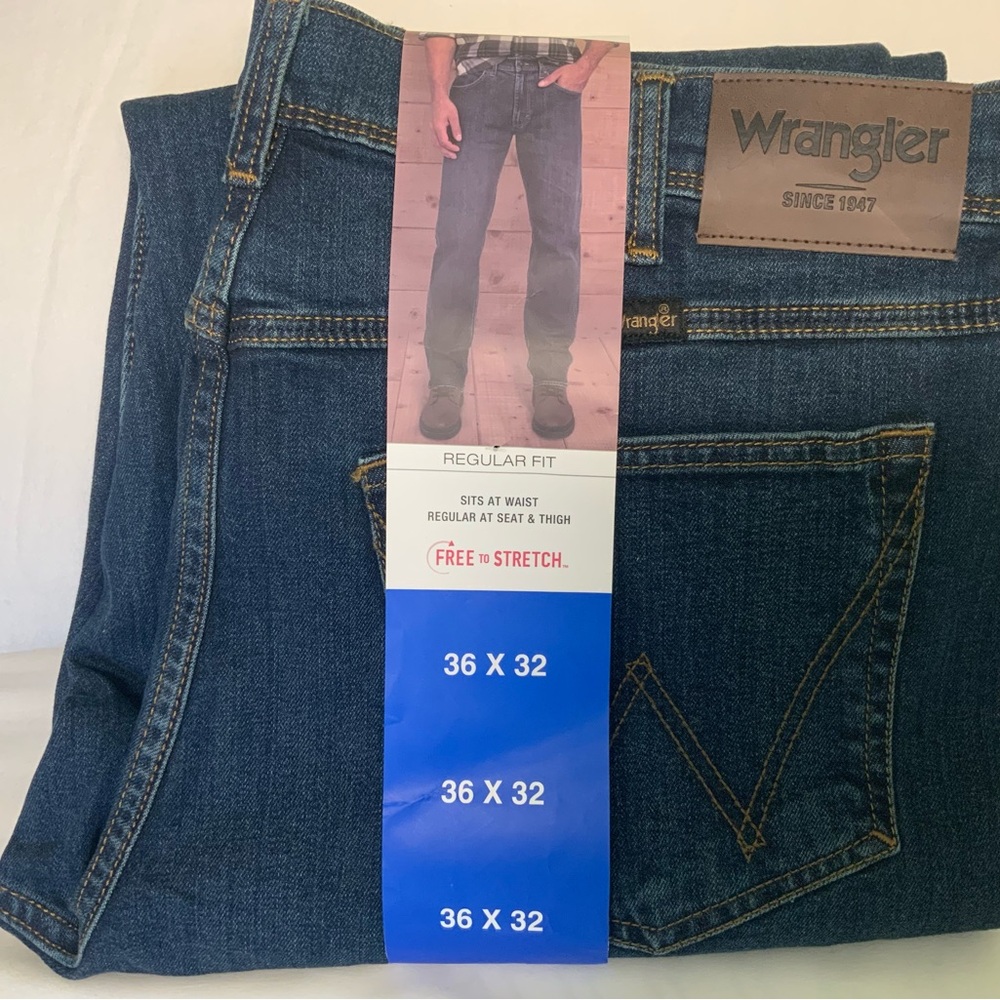 Wrangler men’s regular fit dark blue 36x32 denim  new